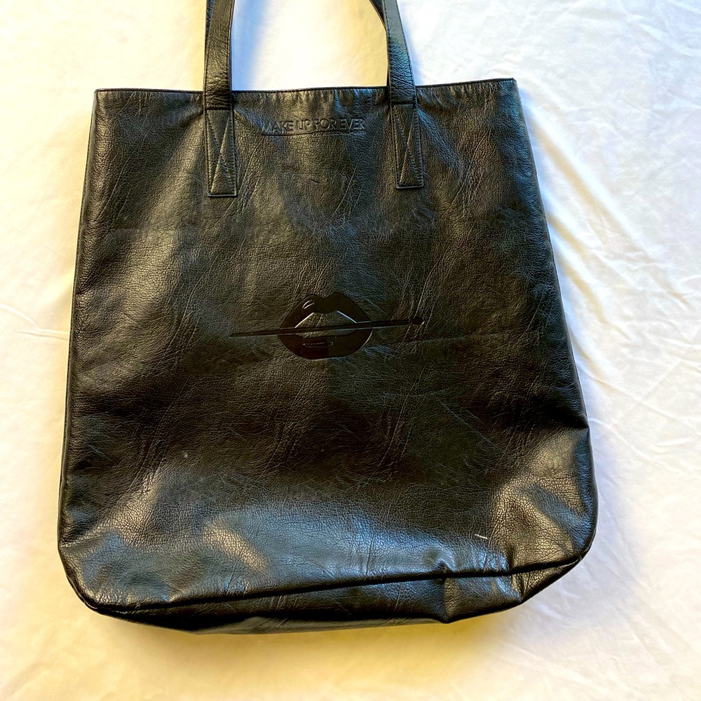 This is a geeky bag or overnight or travel. It’s big and can fit a lot